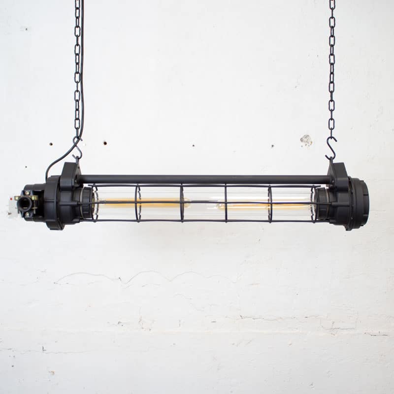 verdwijnen Prestatie Spanning Bestel de Industriële tube lamp CCCP | Zwart online bij De Handelsfabriek